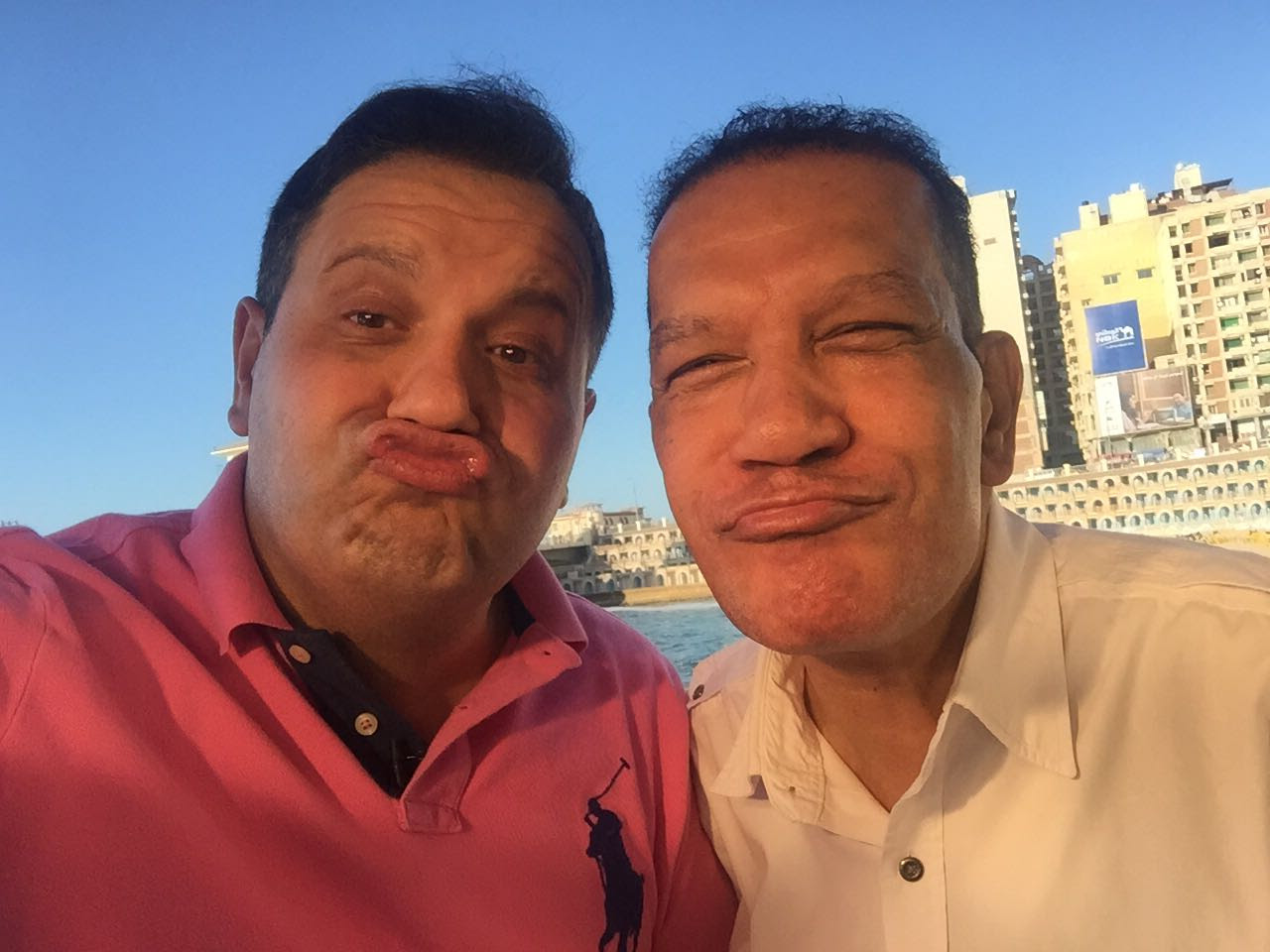 بالصور شاهد الظهور الاول لـ(محمد شرف) في القاهرة اليوم مع ادوارد