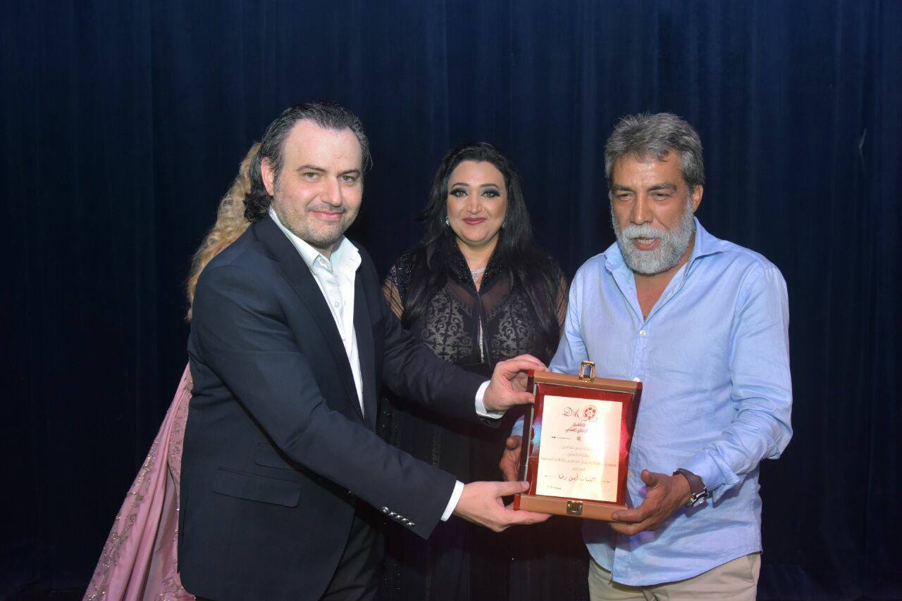 الممثلة ناريمان فوّاز تحصد جائزة درع التفوق الفني 2017