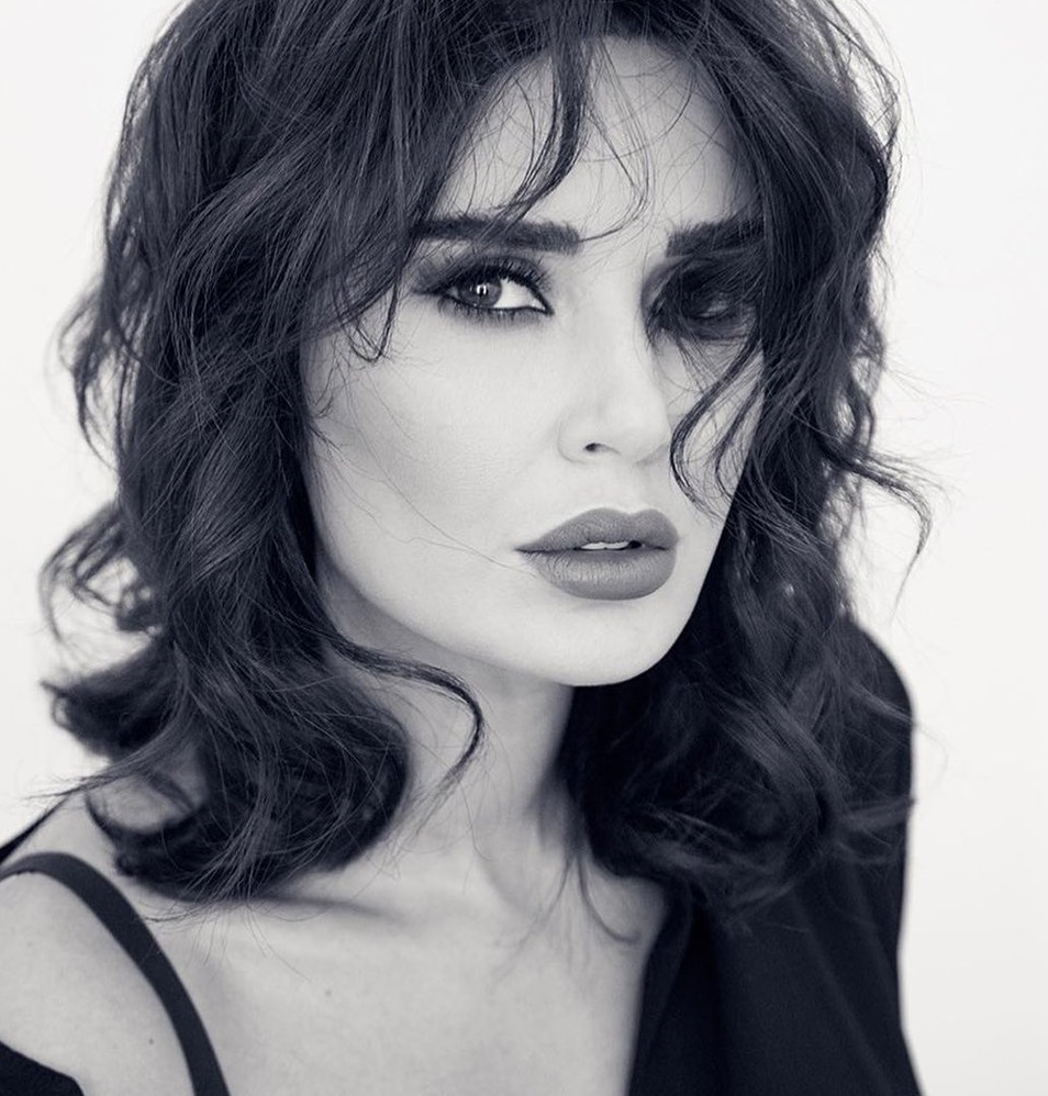 سيرين عبد النور تضيء شمعة للسلام