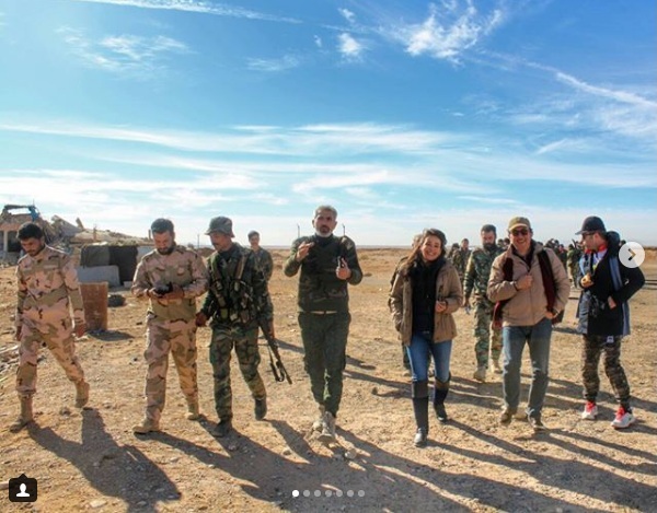 بالفيديو: كندة حنا بضيافة الجيش السوري في بادية حمص