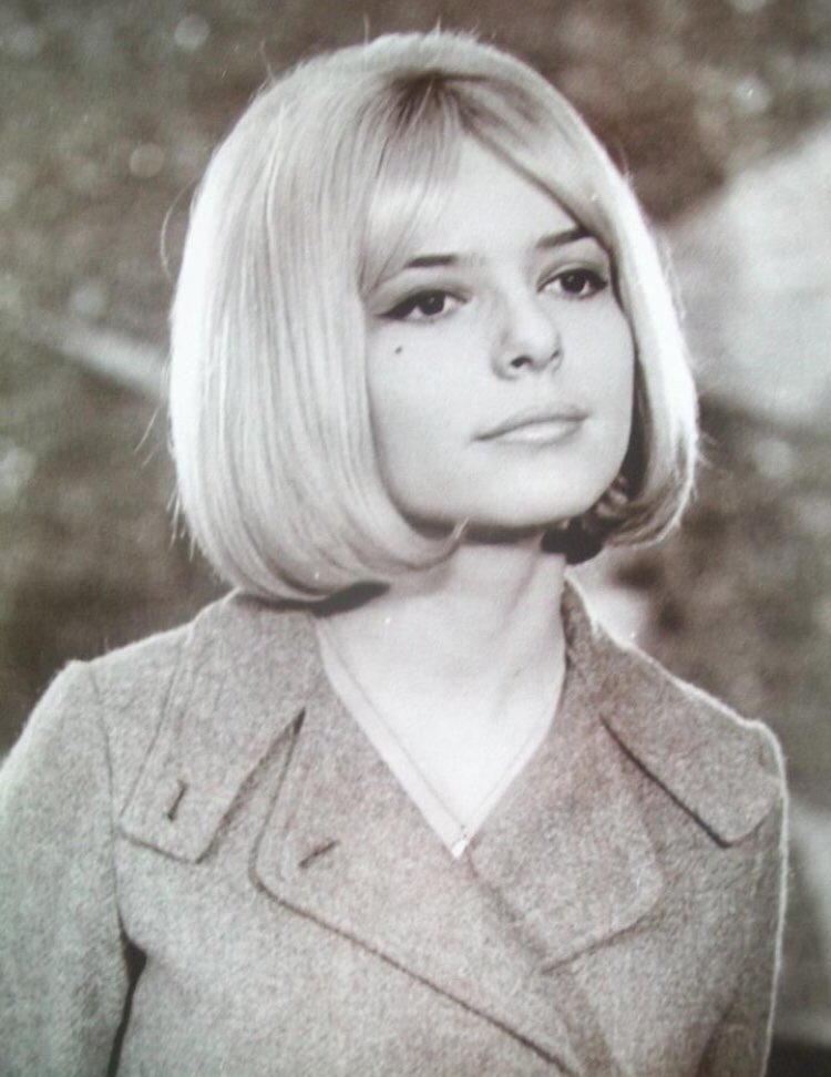 كارول سماحة حزينة برحيل فرانس غال