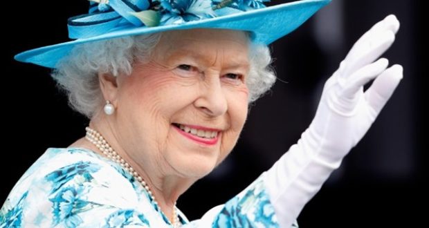 الملكة إليزابيث تمنح الأمير هاري لقب دوك ساسكس